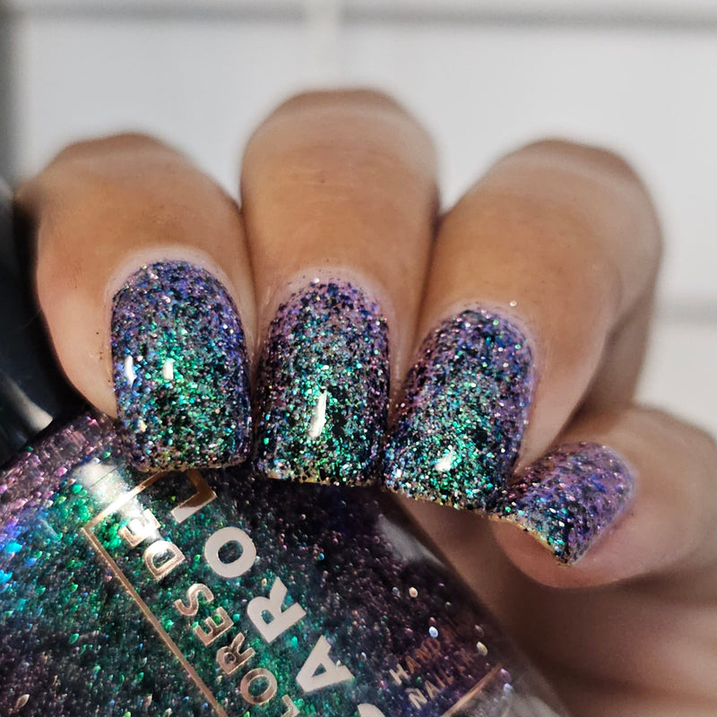 Colores de Carol - Widow's Kiss Nail Polish (Flash Reflective)