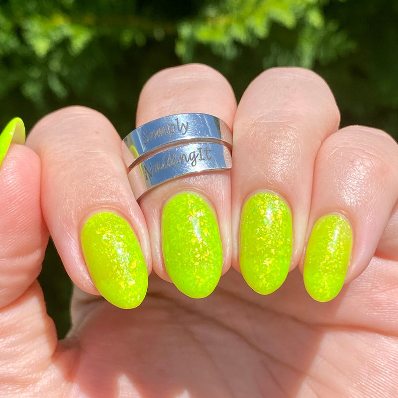 Colores de Carol - Grinch on the Beach Nail Polish