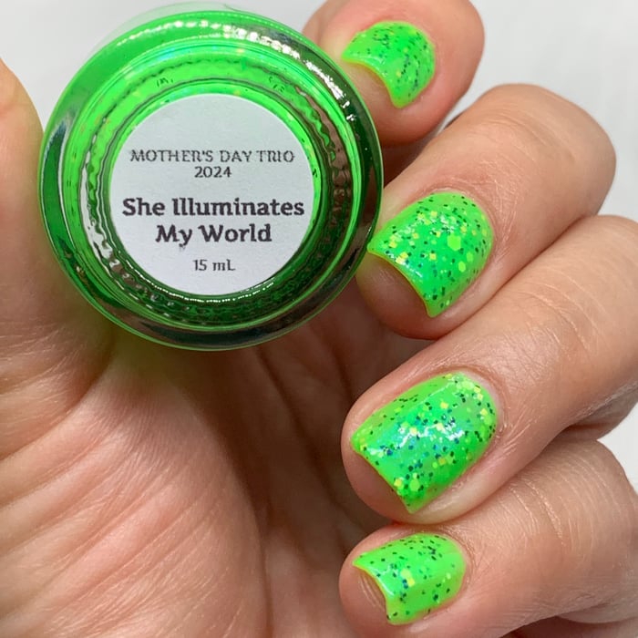 Colores de Carol - She Illuminates My World Nail Polish