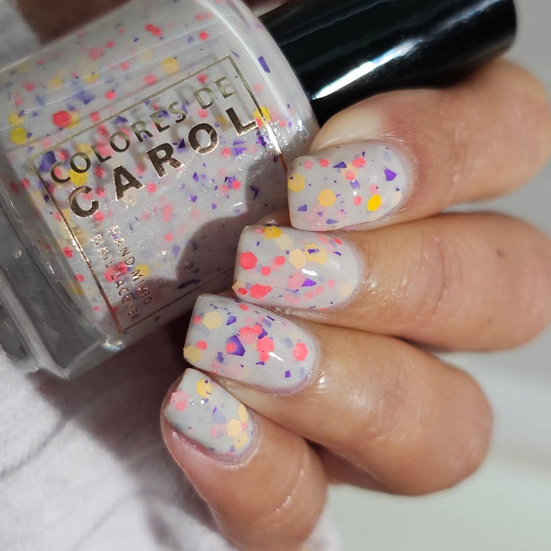 Colores de Carol - Mom is... Chic Nail Polish
