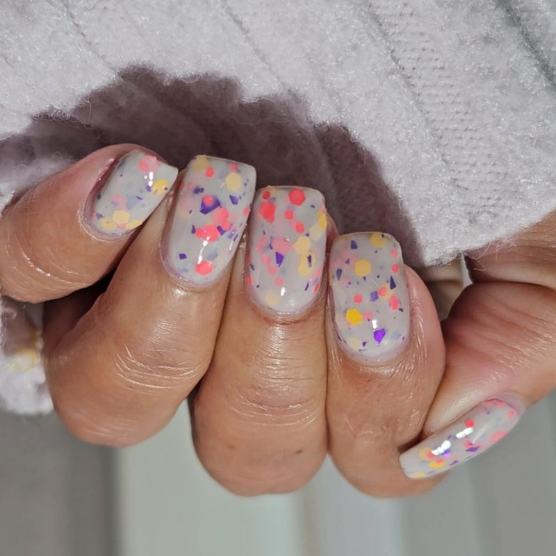 Colores de Carol - Mom is... Chic Nail Polish