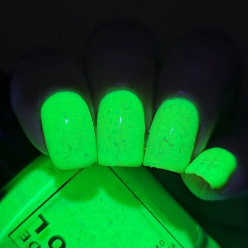 Colores de Carol - Grinch on the Beach Nail Polish