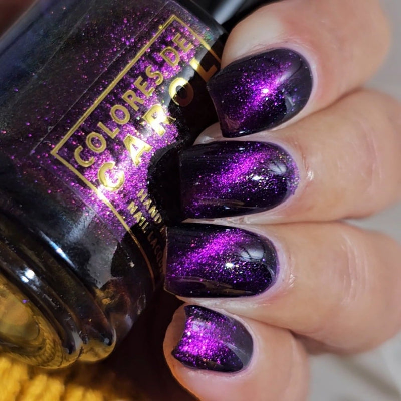 Colores de Carol - Glow-ver the Moon Nail Polish (Magnetic)