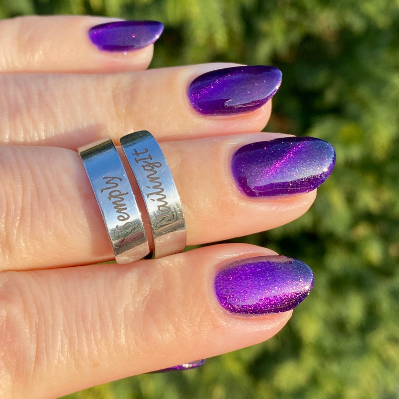 Colores de Carol - Glow-ver the Moon Nail Polish (Magnetic)