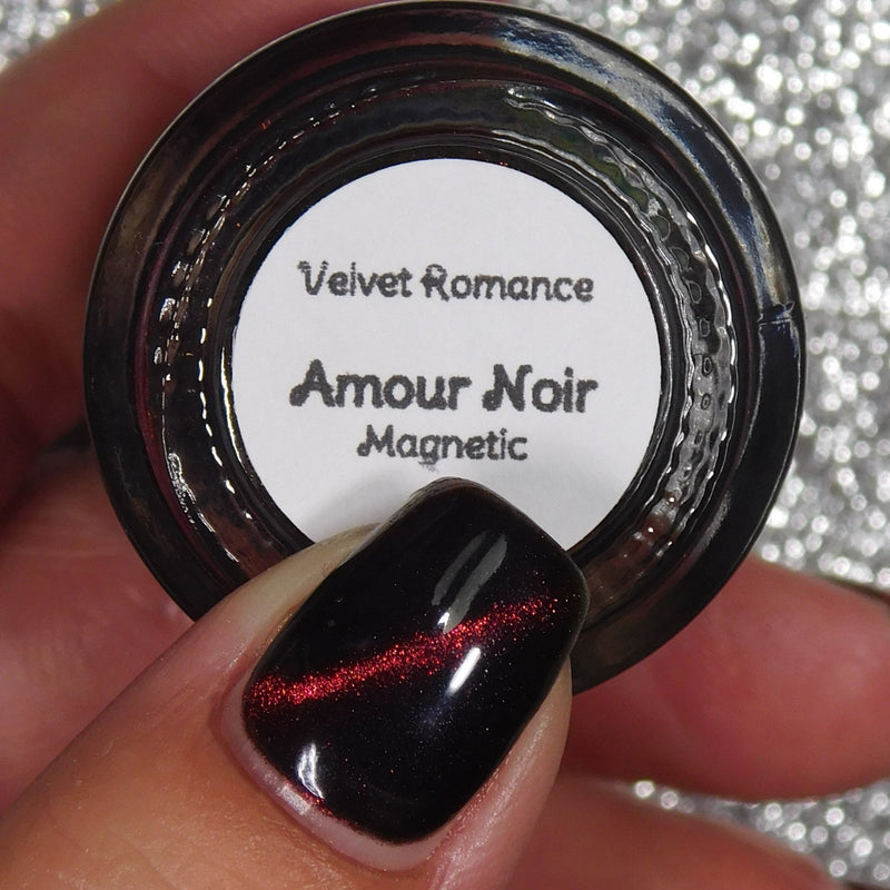 Colores de Carol - Amour Noir Nail Polish (Magnetic)