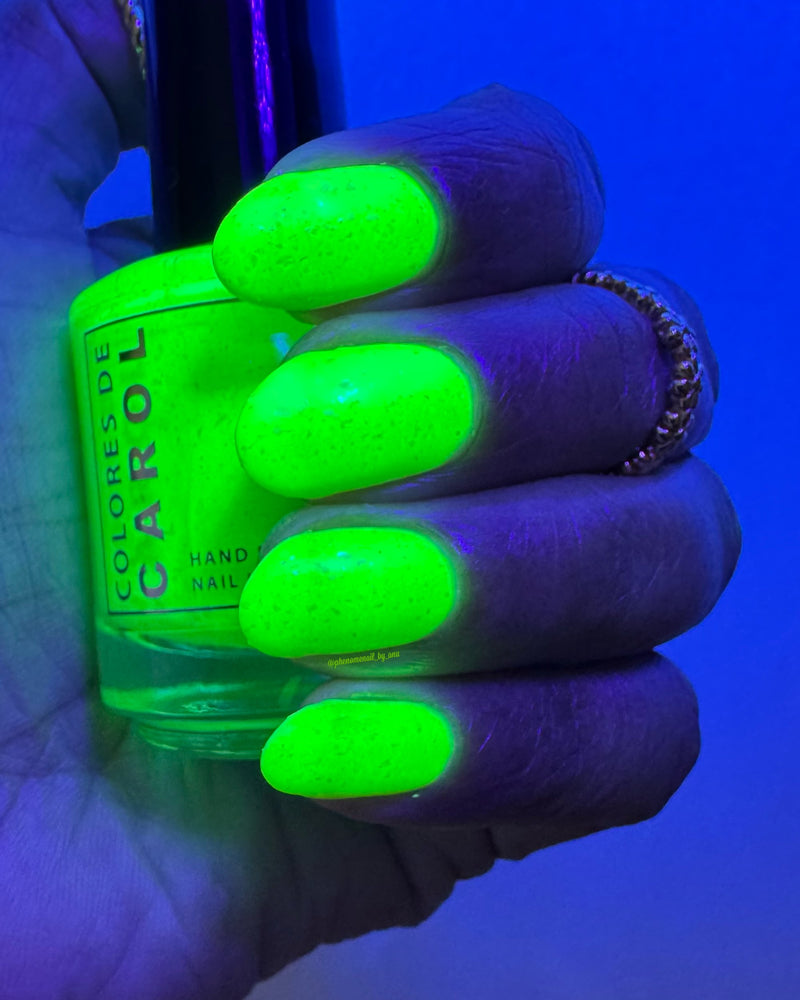 Colores de Carol - Grinch on the Beach Nail Polish