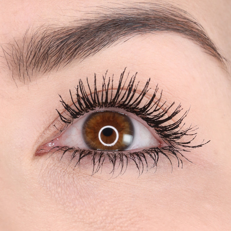 Whats Up Beauty - Watch Me! Volumizing and Lengthening Mascara with Peptide and Vitamin B5 - Shade Black