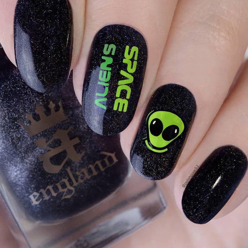 UberChic Beauty - Out of This World Stamping Plate