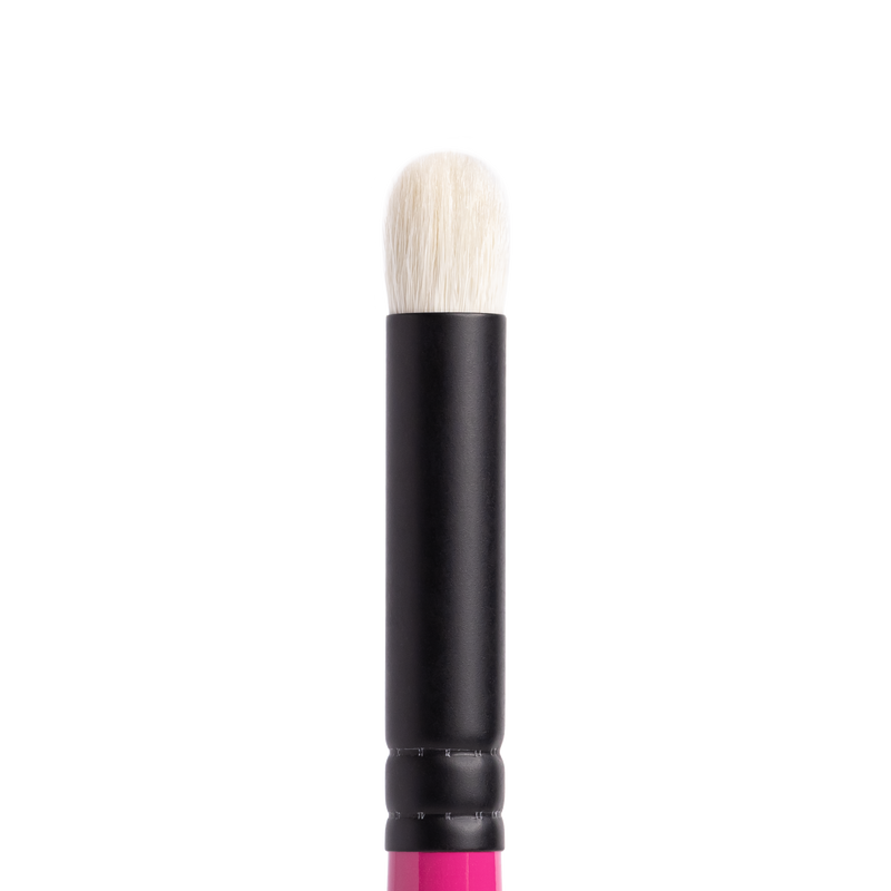 Whats Up Beauty - R109 Domed Eyeshadow Brush
